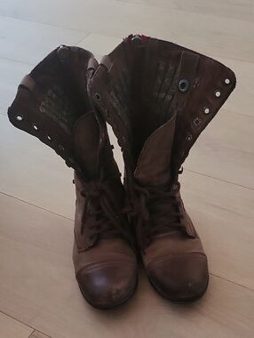 Steve Madden Brown Lace-Up Combat Boots